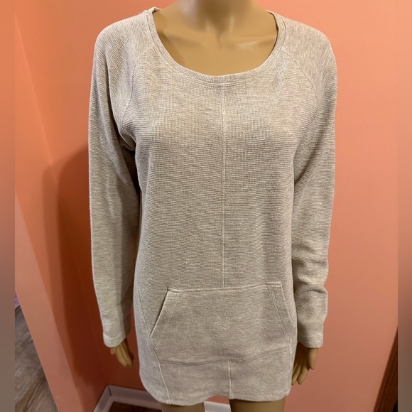 Women’s Liz Claiborne Sweater, Size Medium - Picture 2 of 10